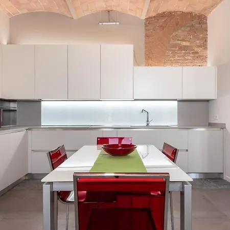Historic Center Stylish Flat With Balcony! Sienne
