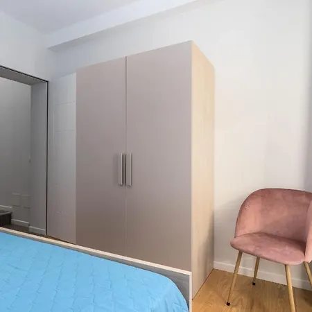 Historic Center Stylish Flat With Balcony! Apartment Siena