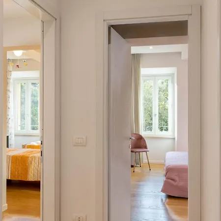 Historic Center Stylish Flat With Balcony! Apartment Siena