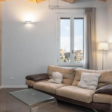 Apartment Historic Center Stylish Flat With Balcony! *